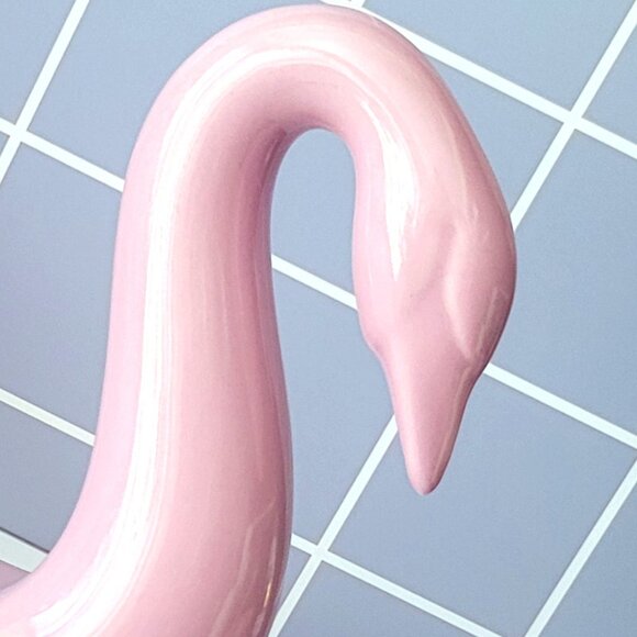 Vintage 1980s Dusty Pink Rose Ceramic Swan Towel Holder - Picture 5 of 8